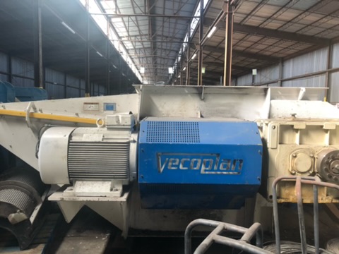 VecoPlan VAZ 1800 Shredder with Dust Collection System and Infeed Pit Conveyor